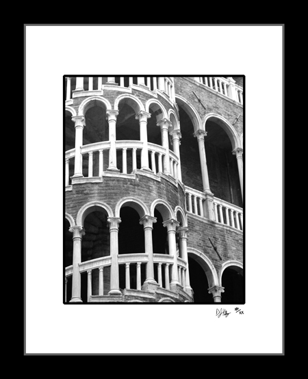 Scala Contarini del Bovolo - Venice, Italy (BWVeniceArchStairs001) - Damian Kolbay Photography
